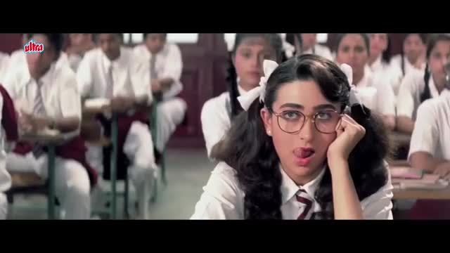 करिश्मा कपूर Karishma Kapoor Lip Seduction 1