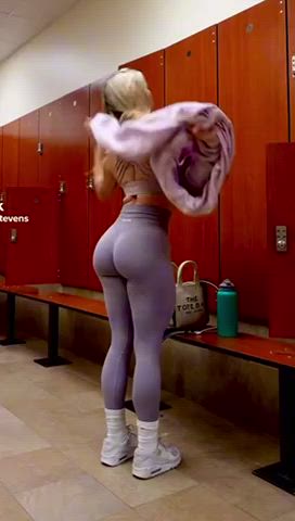 ass blonde bubble butt girls gym thick white girl gif
