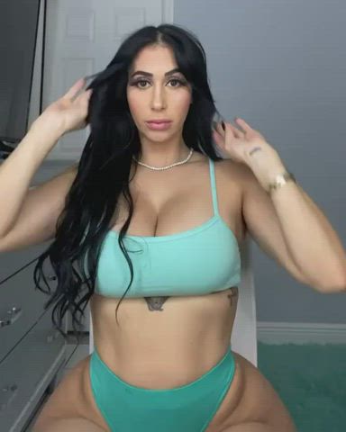 arab big ass big tits doll eye contact latina milf step-mom valerie kay gif