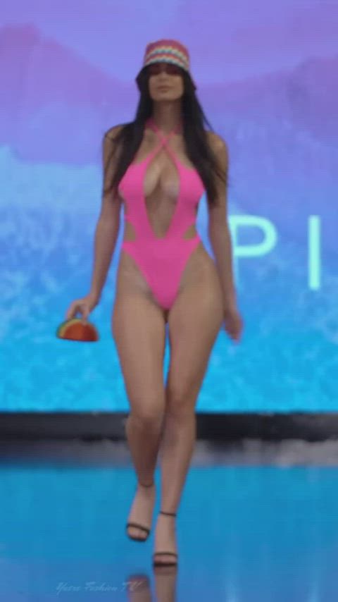 big ass huge tits natural tits swimsuit thick gif