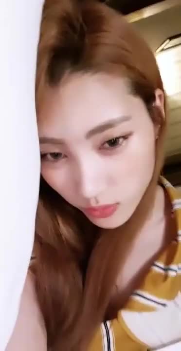 (4) H.U.B Rui (渡辺るい) Instagram Live 2 [180928] - YouTube-2