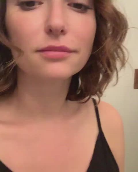 Milana Vayntrub