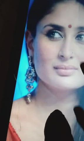 Kareena's Face Sprayed