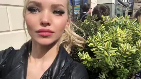 dovecameron