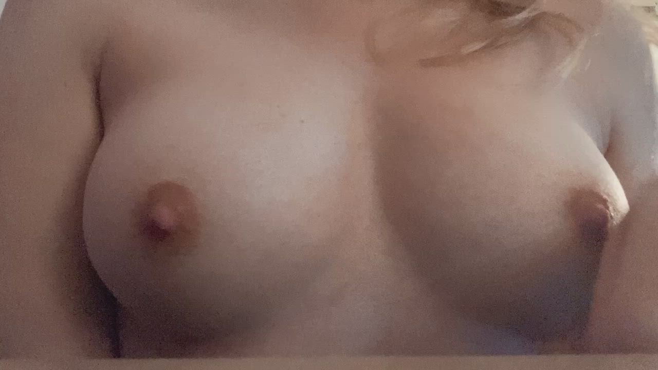 Boobs Bouncing Tits OnlyFans Petite Small Nipples Small Tits Tits gif