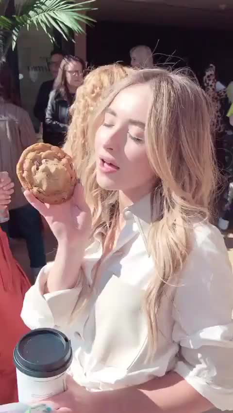 Sabrina Carpenter