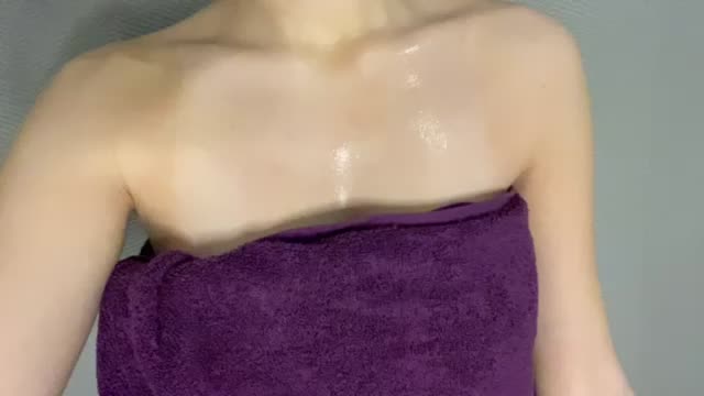 Bouncing out of my towel for you... [OC]