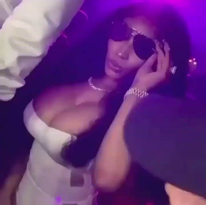 Bouncing Nicki Minaj Pretty gif