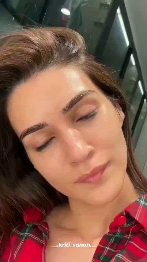 Kriti sanon face is enough