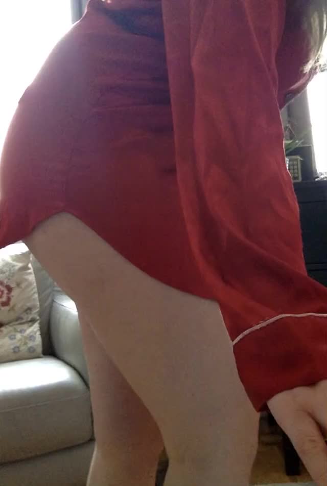 I’ve never done an ass reveal online ? hope we can enjoy this [F]irst together