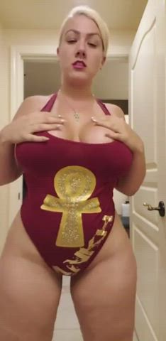 Big Tits Bubble Butt Striptease Thighs White Girl gif