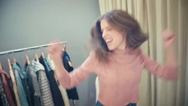 Anna Kendrick Dancing