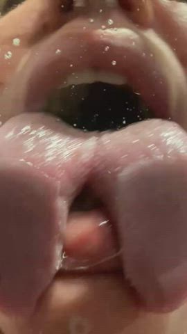 Ever want to know what a split tongue feels like💦