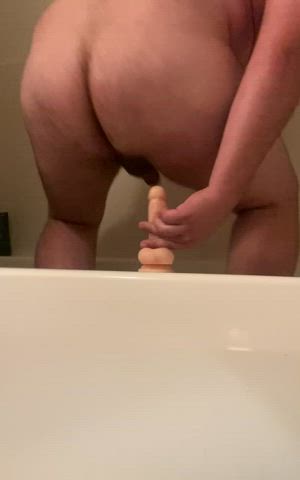 20 yr old bottom in Milwaukee looking to get fucked