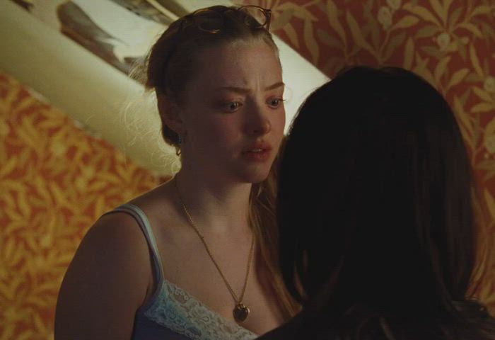 amanda seyfried kiss kissing megan fox gif