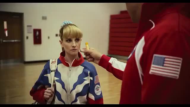 Melissa Rauch from Big Bang Theory gets Raunchy in Bronze