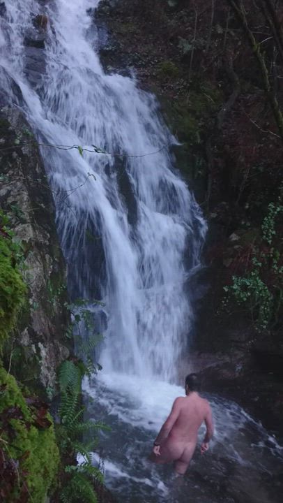 Happyness... waterfall nude life