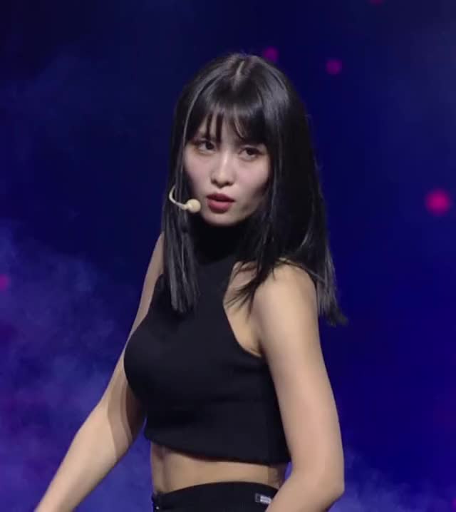 Twice - Momo 180223 1