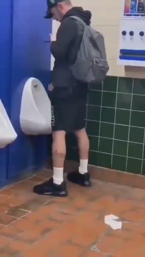 Amateur Bathroom Cruise Porn GIF by sammy.gyllen