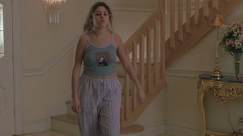 Jamie Lynn Sigler Tits jiggles in Sopranos S02