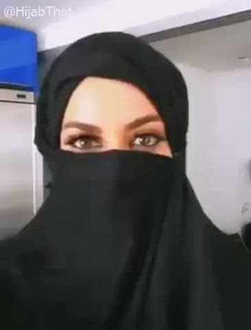arab big ass big tits desi hijab milf muslim pakistani gif