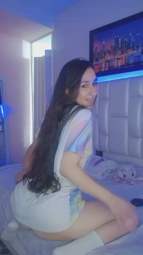 amateur ass camgirl latina twerking webcam gif