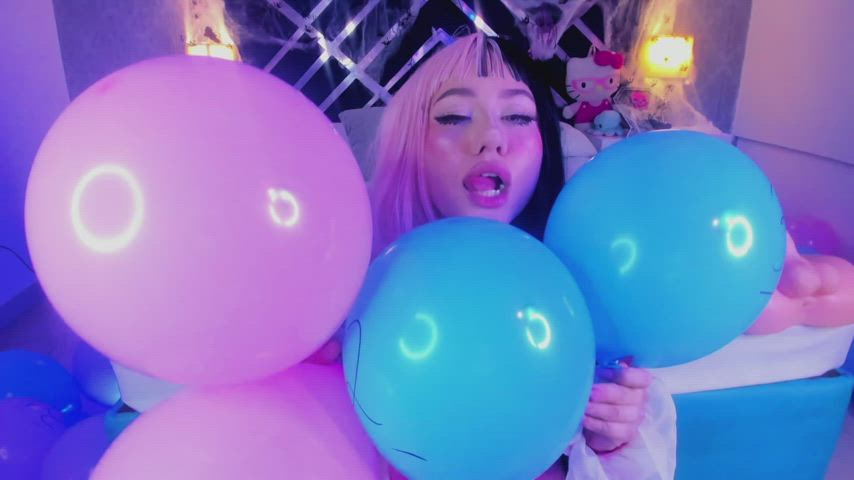 amateur balloons camsoda camgirl cosplay hentai playboy webcam gif