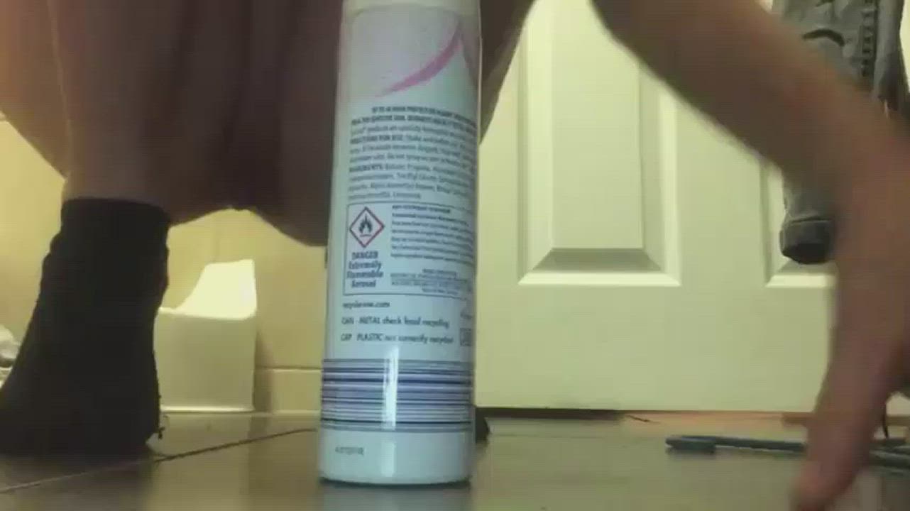 Chav teen fucks herself with deodorant can