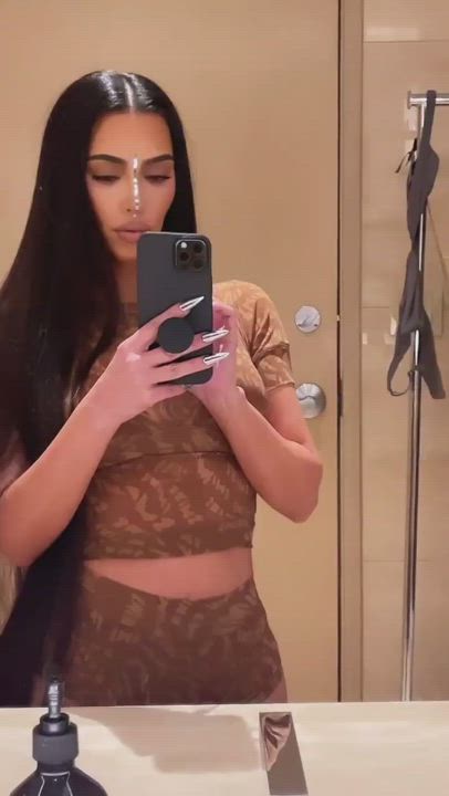 Ass Cleavage Kim Kardashian gif