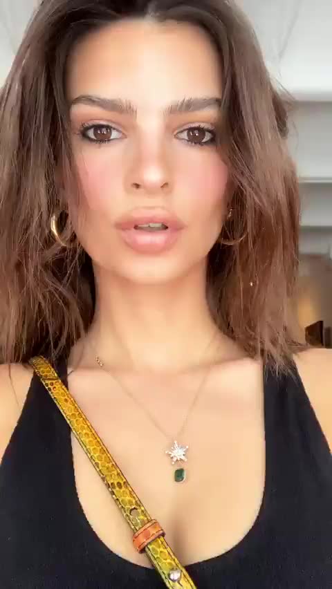 Emily Ratajkowski