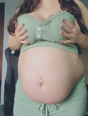 belly button pregnant tits pregnant-porn gif