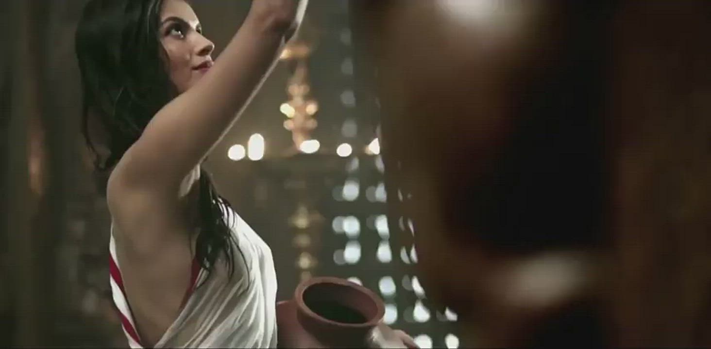 Sonali Raut Nipple Got Exposed in her Debut Movie