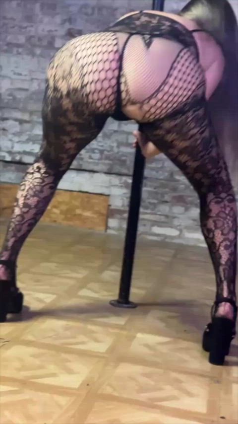 ass big ass dancing milf onlyfans pole dance solo tattoo tease twerking gif