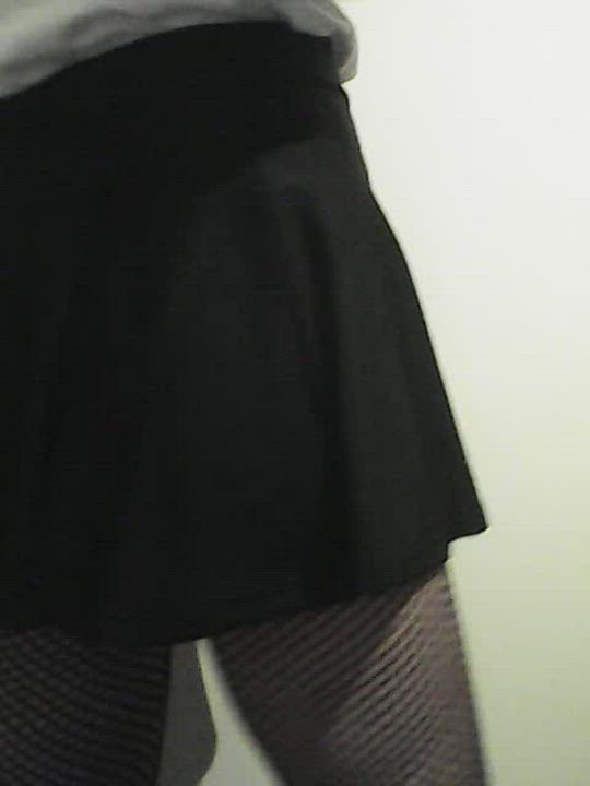 I hope you like me skirt!