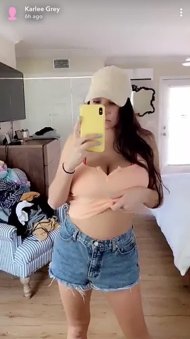 karlee's post-pregnancy bikini titties