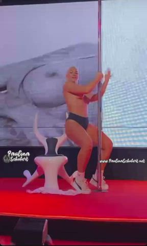 big ass dancing pole dance public strip striptease teen twerking venus gif
