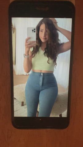 Pokimane's thick thighs made me cum