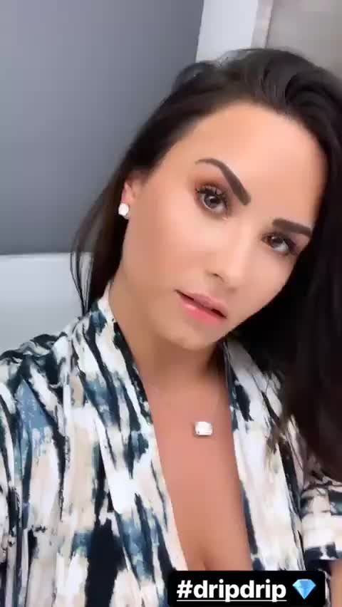 Demi Lovato IG Bomerang Selfie