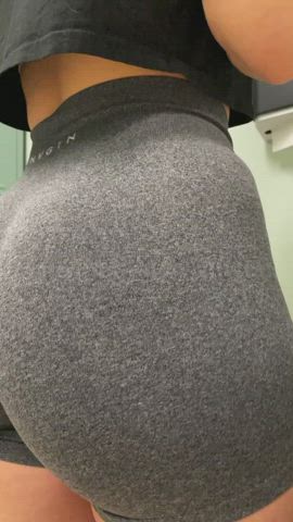 Jiggly post workout booty