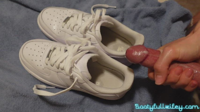 amateur cumshot shoes gif