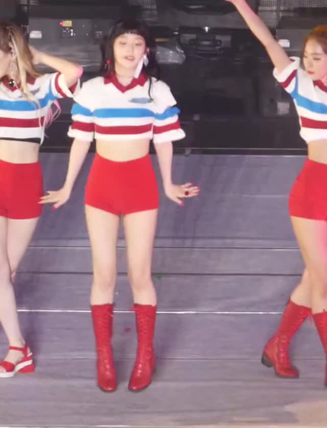 170708 Red Velvet Dumb Dumb SMTOWN CONCERT 02-2qVXxMzVWpI 1