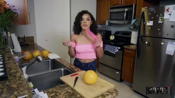 Citrus Sucking - Ella Cruz