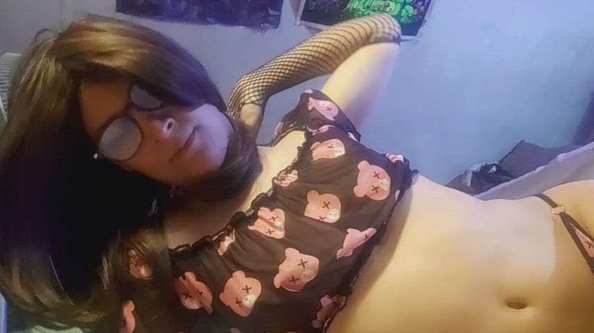 Just lounging around :3