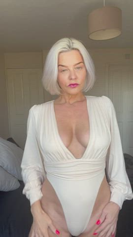 What‘s your opinion on old milf?