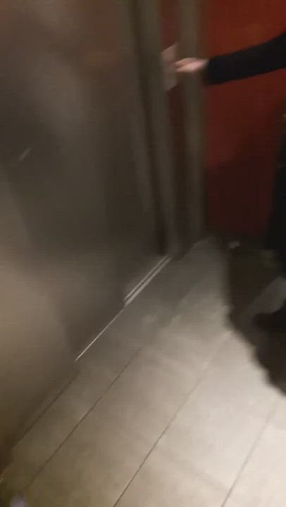 Amateur Blowjob Elevator FFFM Public gif