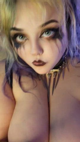Would you goon for a goth girl?