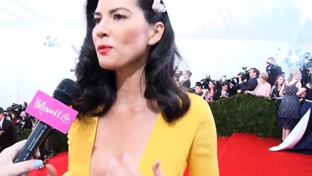 Olivia Munn Furious Over Cleavage At Met Ball 2014