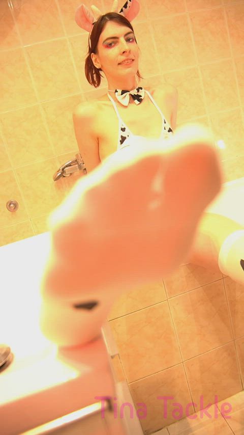 amateur bathtub bikini costume cowgirl fansly feet feet fetish pantyhose trans gif