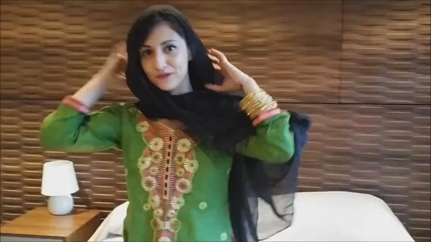 bed bed sex desi fuck fucked indian legs legs up long legs muslim gif