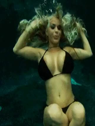 [gif] Underwater